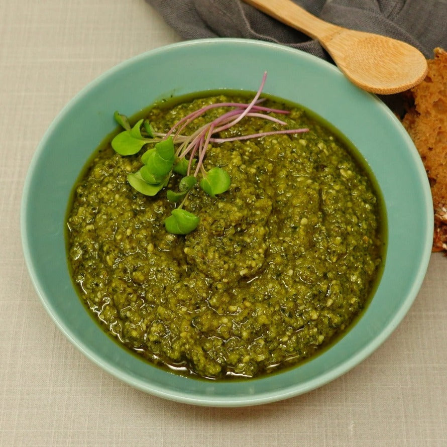 Basilikumpesto – madudefra Basilikumpesto – madudefra