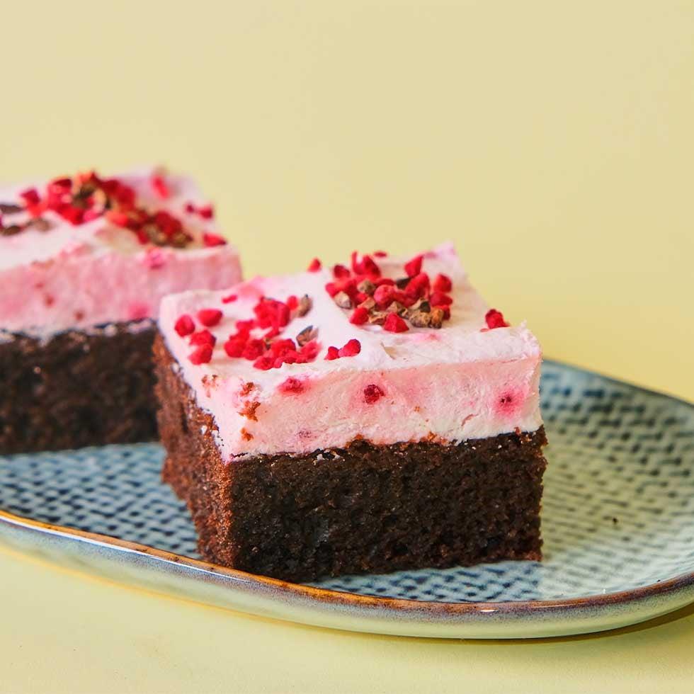 Chokoladekage med hindbær mousse-Mad_ud_af_huset-madudefra
